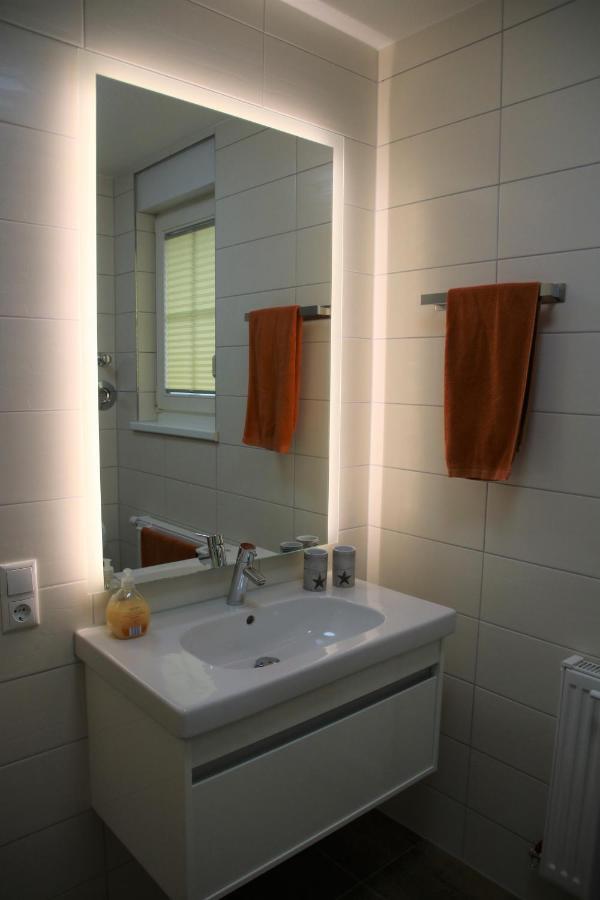 Ferienwohnung Boddenkieker Bis 4 Personen, Sagard-Neddesitz, 70M2 エクステリア 写真